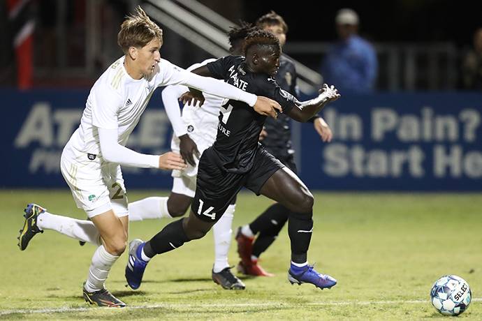 Soi kèo tài xỉu Tucson vs North Carolina hôm nay 9h05 ngày 21/9