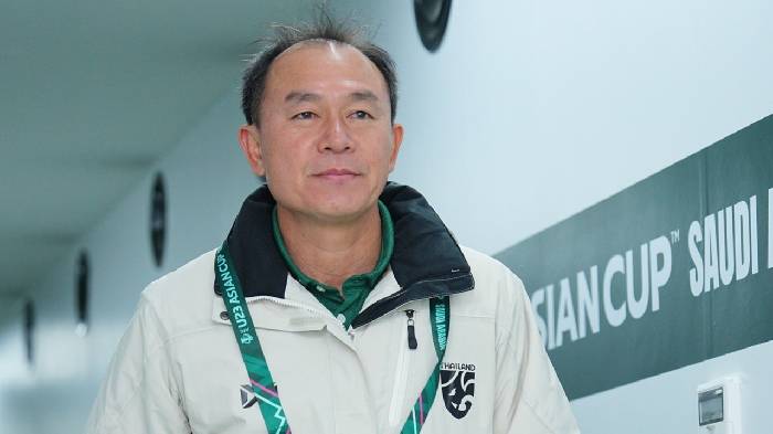 U23 Thái Lan thi đấu tệ, HLV Thawatchai Damrong-ongtrakul vẫn có hợp đồng mới