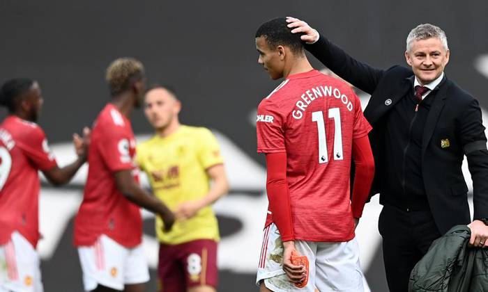 Võ sĩ Conor McGregor công khai ý định mua MU