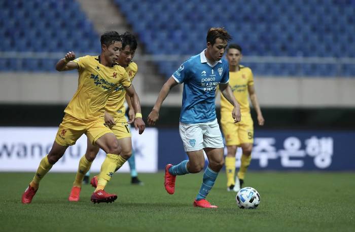 Nhận định, soi kèo Pohang Steelers vs Gwangju, 17h30 ngày 22/4: Tiếp tục vỡ tan