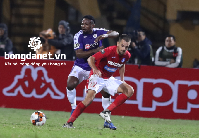 Tiền đạo H&agrave; Nội FC ch&iacute;nh thức nghỉ hết m&ugrave;a v&igrave; chấn thương