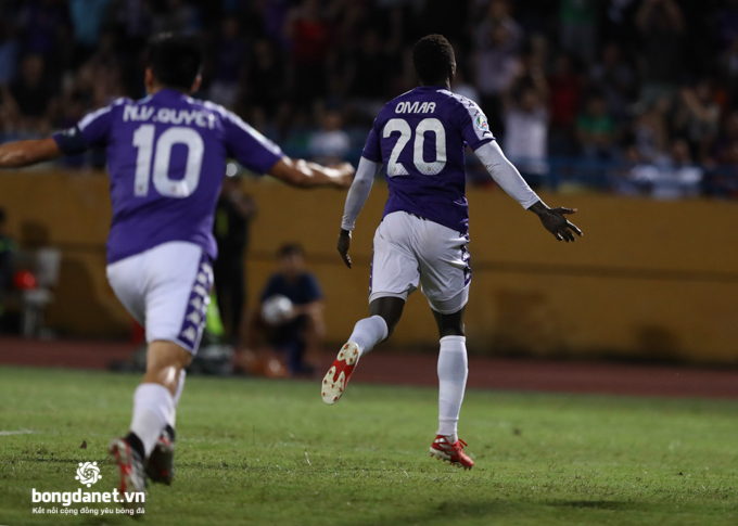 Sài Gòn 1-4 Hà Nội: Ngoại binh tỏa sáng, Hà Nội áp sát ngôi đầu