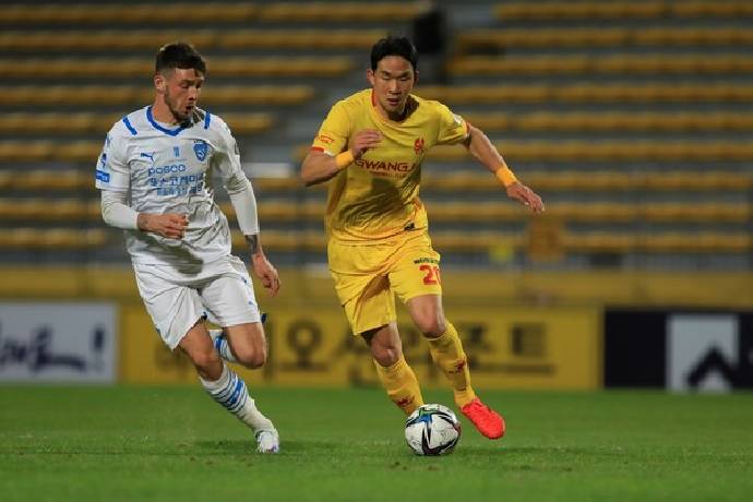 Nhận định, soi kèo Gwangju vs Gangwon, 18h00 ngày 21/7
