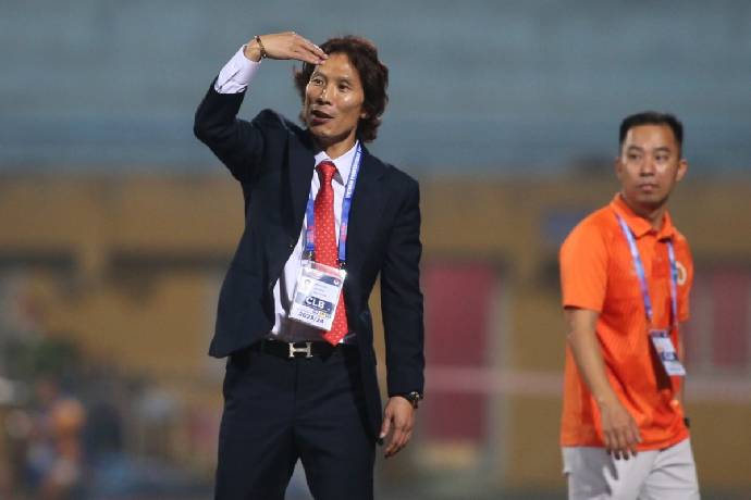 HLV Gong Oh-Kyun 'đau lòng' viết tâm thư chia tay bóng đá Việt Nam, hé lộ hậu trường rối ren của CAHN