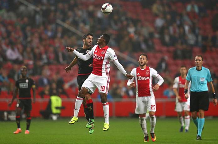 Soi kèo phạt góc Benfica vs Ajax, 03h00 ngày 24/02