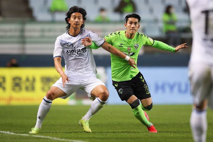 Máy tính dự đoán bóng đá 23/4: Jeju United vs Jeonbuk Hyundai Motors