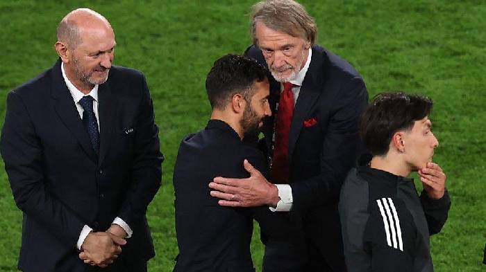 HLV Amorim sẵn sàng ra đi, MU chốt tương lai