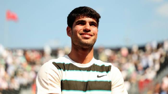 Alcaraz chạm mốc 250 chiến thắng, vào chung kết Queen’s Club 2025