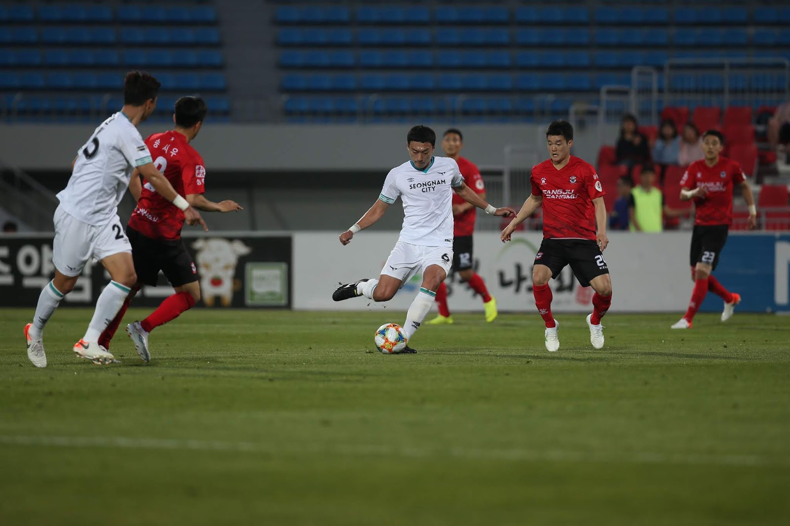 Nhận định Seongnam Ilhwa Chunma vs Ulsan Hyundai Horang-i, 18h00 ngày 23/8