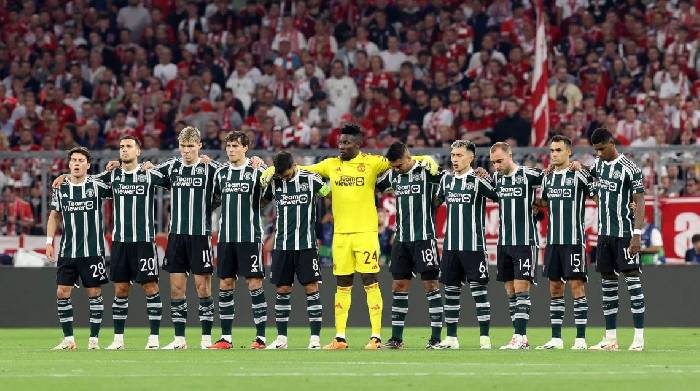 Chỉ một hành động, sao M.U được CĐV khen 'đàn ông đích thực'