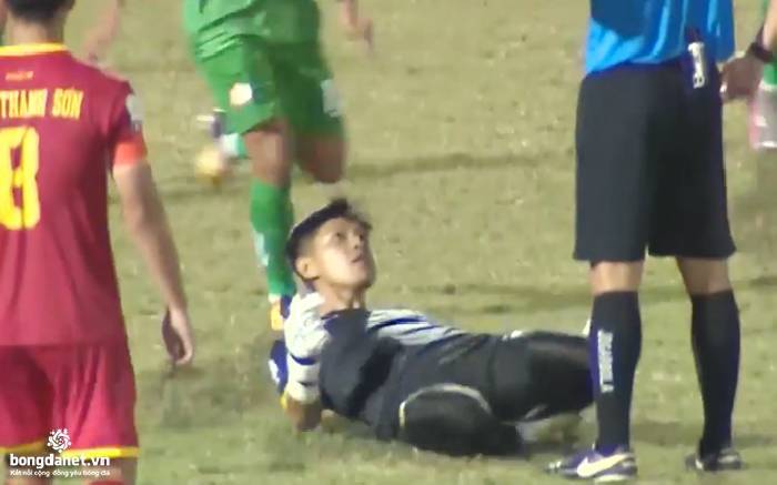 VFF chính thức ra án phạt với thủ môn Cần Thơ