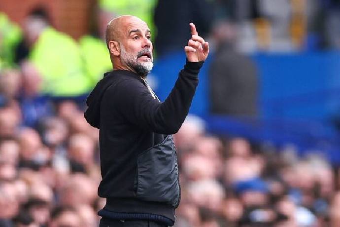 Pep Guardiola tức điên với trọng tài, giải Ngoại hạng Anh lên tiếng