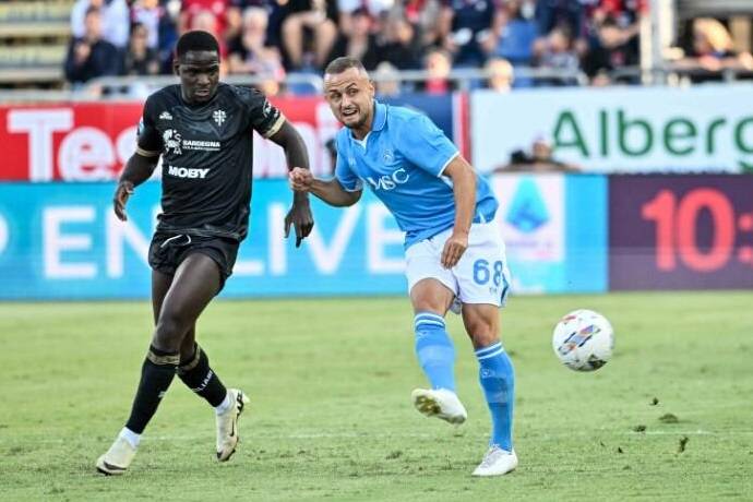 Soi kèo phạt góc Napoli vs Cagliari, 1h45 ngày 24/5