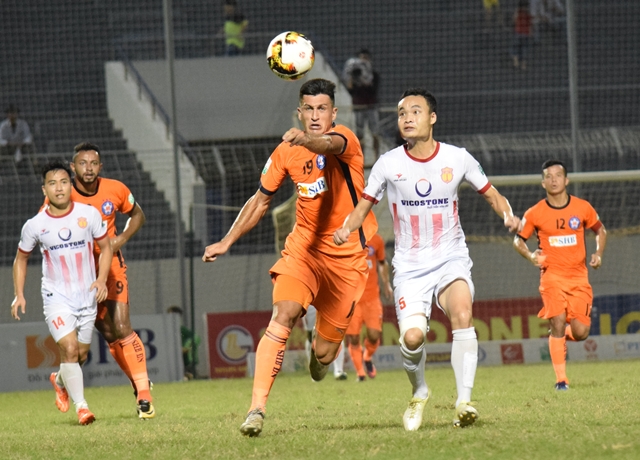 Nam Định 2-3 SHB Đ&agrave; Nẵng: Ngoại binh lập c&uacute; đ&uacute;p gi&uacute;p chủ nh&agrave; bay cao