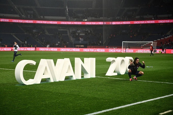 Chạm mốc 200 bàn, Cavani đi vào lịch sử PSG