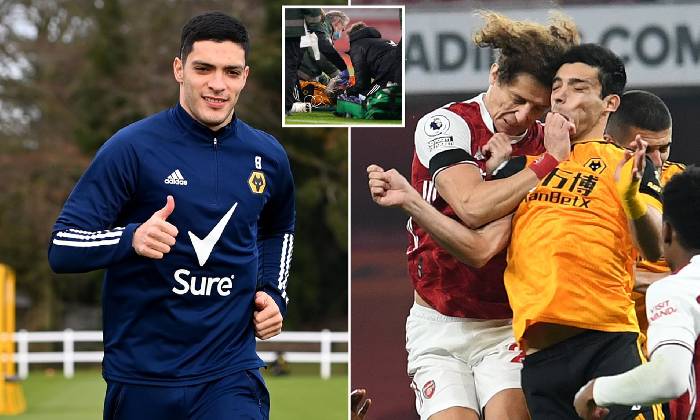 Raul Jimenez trở lại sau chấn thương nứt sọ