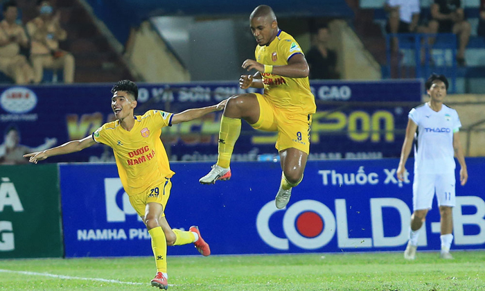 ‘Nam Định có thể thắng HAGL 4-0 thay vì 2-0’