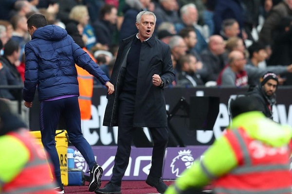 Jose Mourinho xác lập kỷ lục mới tại Ngoại hạng Anh