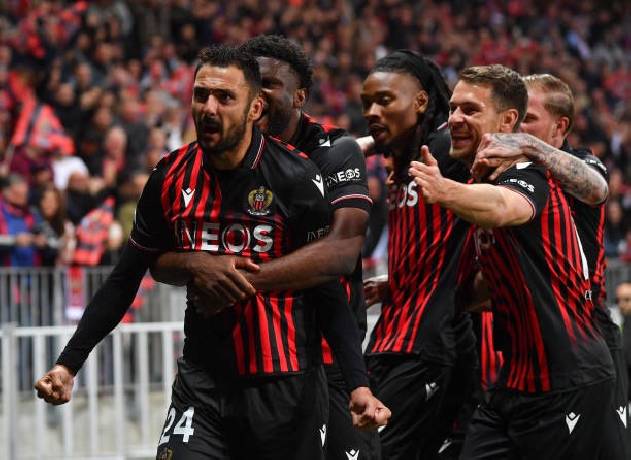 Đội bóng của “Ông chủ tương lai Mu” đang bay cao