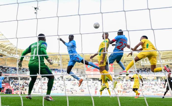 Độc lạ ở CAN: Không được hưởng phạt đền vì VAR hỏng