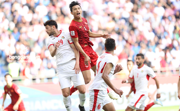 Văn Hậu đủ ‘trình’ chơi bóng tại giải đấu cao nhất Nhật Bản