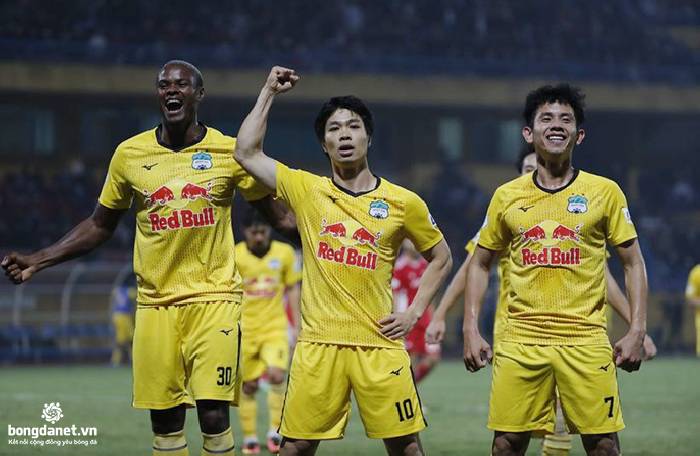 Công Phượng dự bị không nằm trong tính toán của HLV Kiatisak