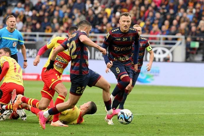 Nhận định, soi kèo Jagiellonia với Pogon Szczecin, 1h30 ngày 27/4: Làm nên lịch sử