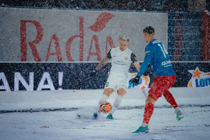 Nhận định, soi kèo Puszcza Niepolomice vs Piast Gliwice, 22h30 ngày 25/5: Thắng để trụ hạng