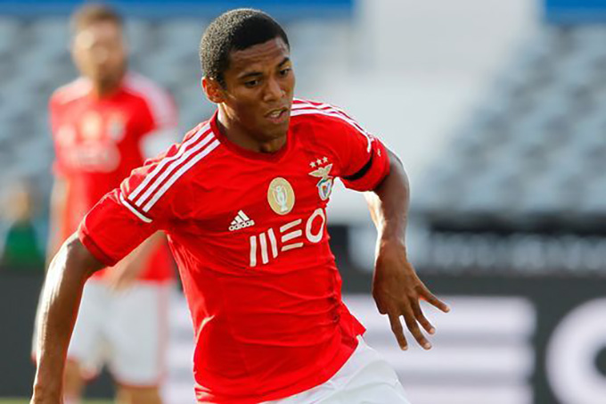 Đặng Văn Lâm có thêm đồng đội mới từng khoác áo Benfica