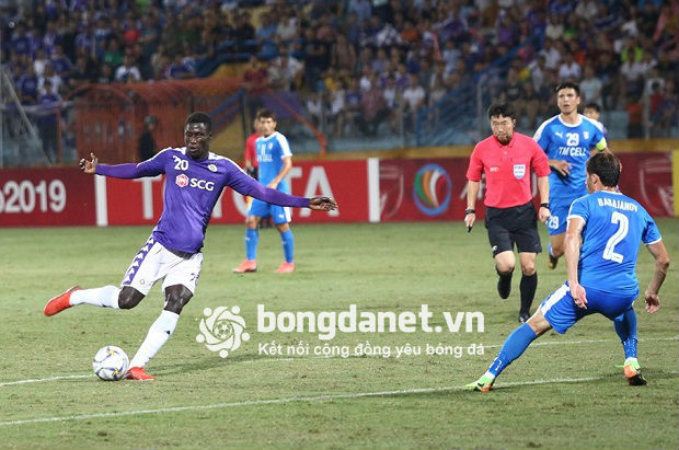 H&agrave; Nội FC 2-2 April 25: Tỷ số bất lợi trước trận lượt về