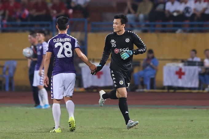 Tin chuyển nhượng V.League: Thủ Bùi Tiến Dũng chia tay Hà Nội FC?