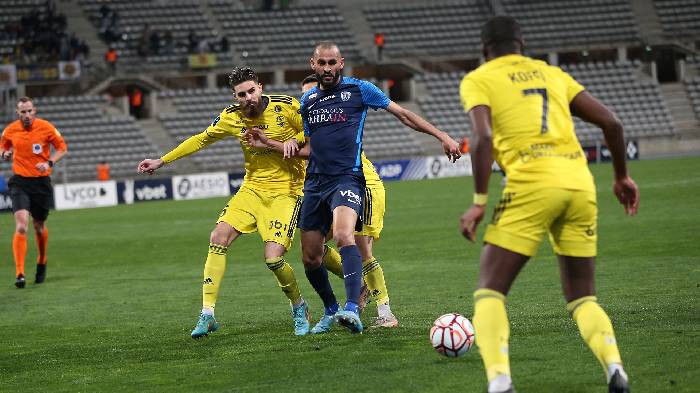 Soi kèo bóng đá Pháp hôm nay 26/12: Pau vs Paris FC