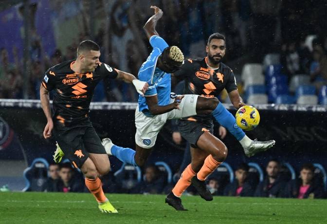 Soi kèo góc Napoli vs Torino, 1h45 ngày 28/4