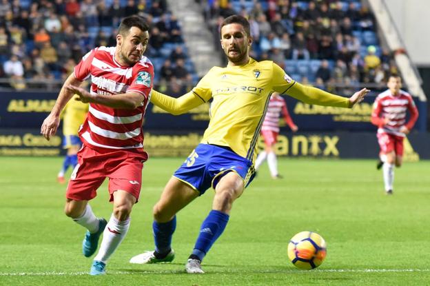 Nhận định Granada vs Cadiz, 0h00 ngày 27/5 (Hạng 2 Tây Ban Nha)