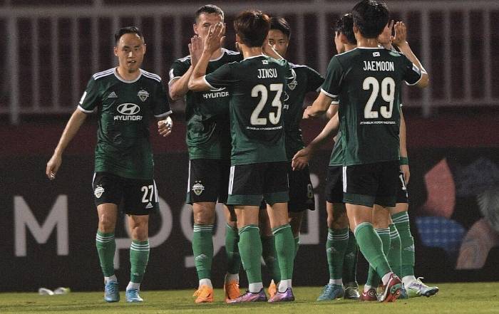 Nhận định, soi kèo Gimcheon Sangmu FC vs Jeonbuk Hyundai Motors, 17h30 ngày 27/6: Giữ vững ngôi đầu