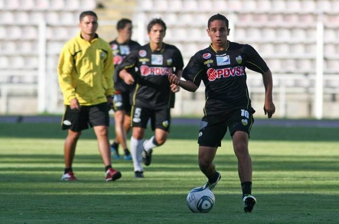 Nhận định, soi kèo Colmenares vs Zamora, 7h30 ngày 27/9