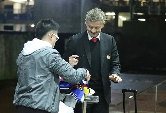 Solskjaer được tri ân hơn cả HLV Park Hang Seo