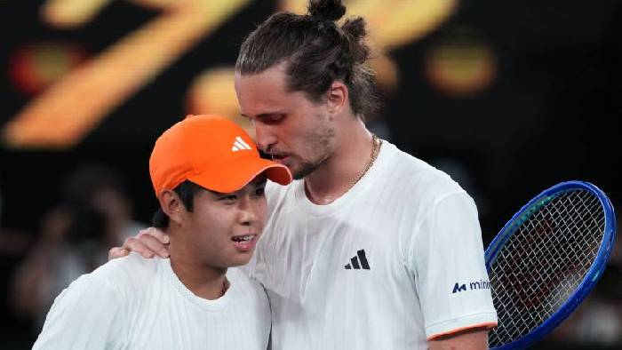 Zverev đánh bại tay vợt gốc Việt Learner Tien, giành vé vào bán kết Úc Mở rộng