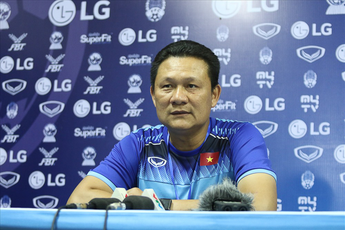 HLV U22 Việt Nam tạm h&agrave;i l&ograve;ng với tấm huy chương đồng