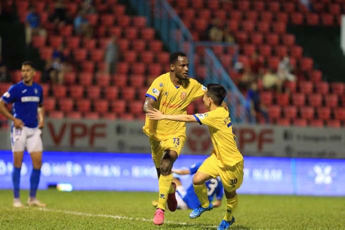 Bảng xếp hạng V.League 2021 mới nhất tối 27/4: Nam Định vút vào top 3