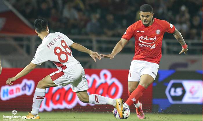 Video TP.HCM 1-1 Viettel: Đương kim v&ocirc; địch đứt mạch thắng