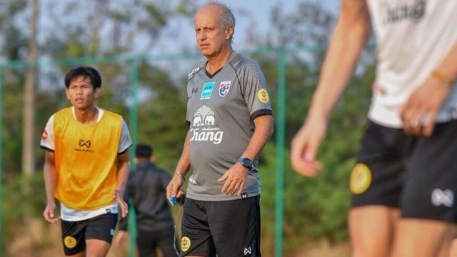 Đào tẩu sang Muangthong bất thành, HLV U23 Thái Lan ngậm ngùi hội quân