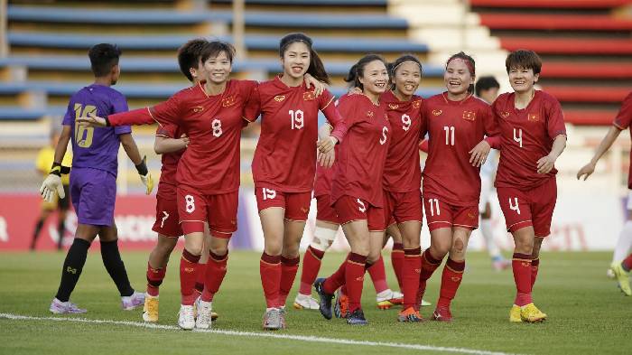 Gây sốt tại trời Âu, sao nữ của tuyển Việt Nam được vinh danh