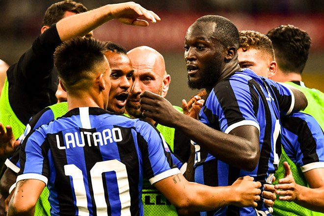 Inter Milan 4-0 Lecce: Lukaku nổ s&uacute;ng, Inter l&ecirc;n đỉnh Serie A