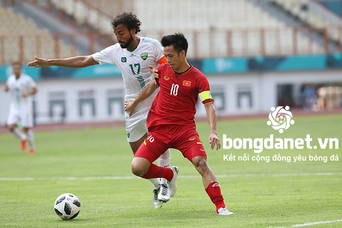 Báo châu Á bất ngờ khi Văn Quyết không được triệu tập