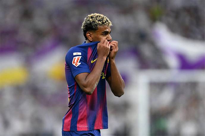 C&aacute;c cầu thủ Real Madrid &lsquo;đ&aacute;nh hội đồng&rsquo;, 'dạy dỗ&rsquo; Yamal sau trận Si&ecirc;u kinh điển