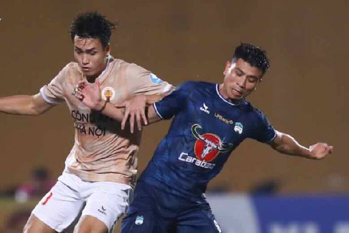 Tiền đạo Đinh Thanh Bình báo tin không vui cho CLB HAGL