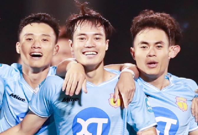 Văn Toàn tỏa sáng giúp Nam Định thắng đậm ở Cúp Quốc gia