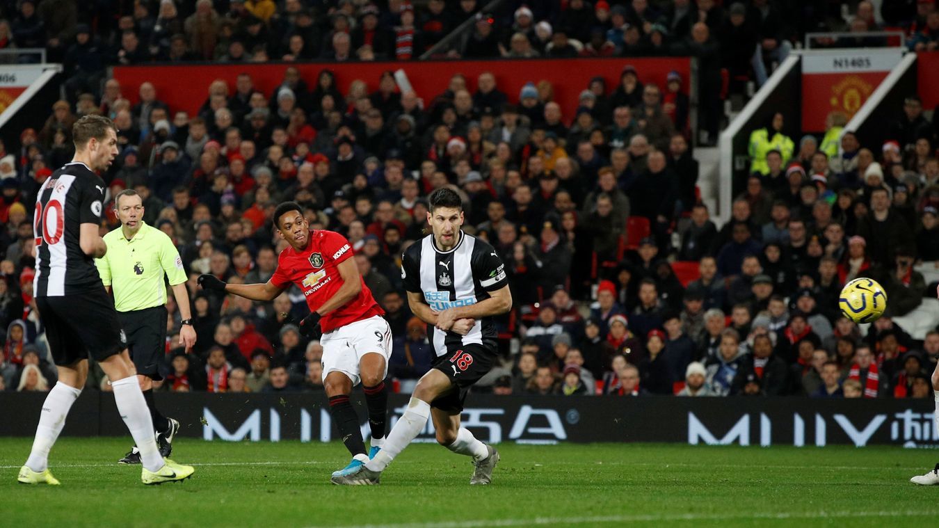 Kết quả MU 4-1 Newcastle: Martial tỏa s&aacute;ng, Quỷ đỏ r&uacute;t ngắn khoảng c&aacute;ch với top 4