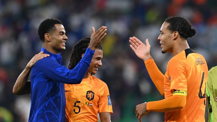 Van Dijk gửi thông điệp xát muối Man United